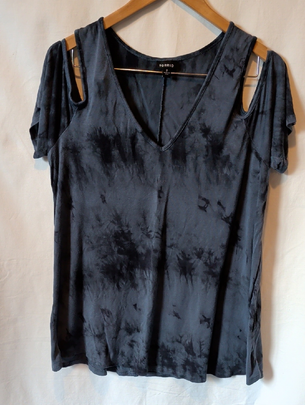 torrid Black Tie-Dye Cold-Shoulder V-Neck Tee